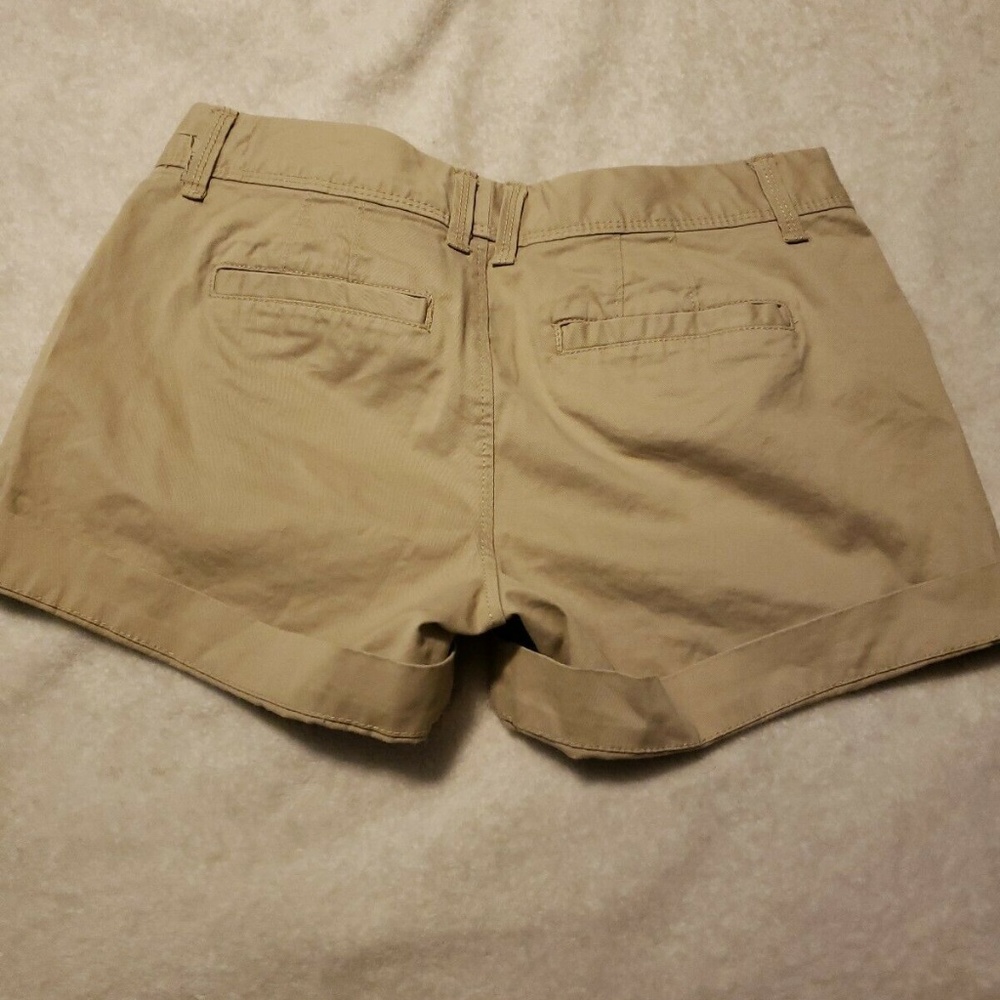 Old Navy Khaki 5" Shorts - Picture 2 of 4